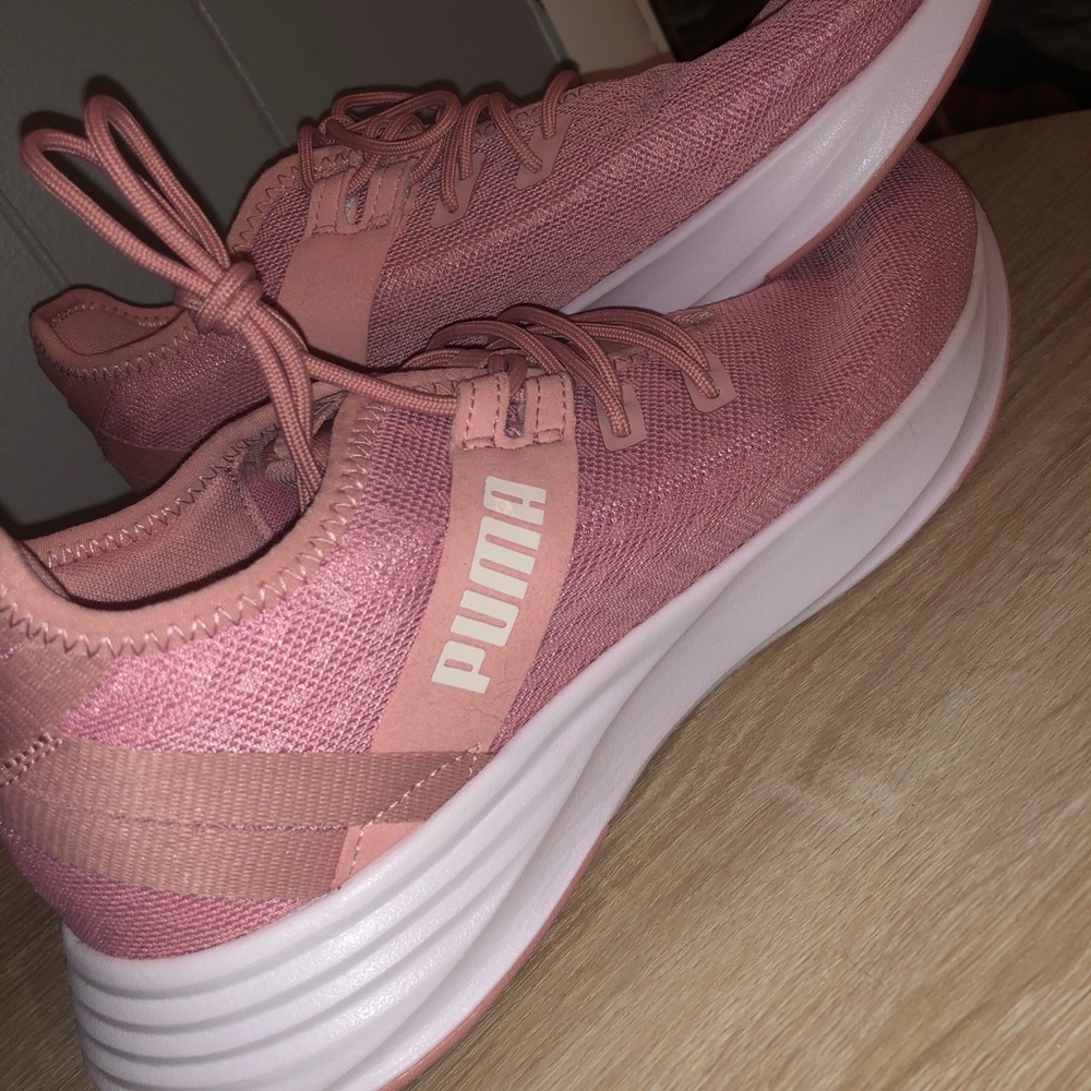 Pink Puma Shoes Size 10 - Confortable , Soft,Cute!